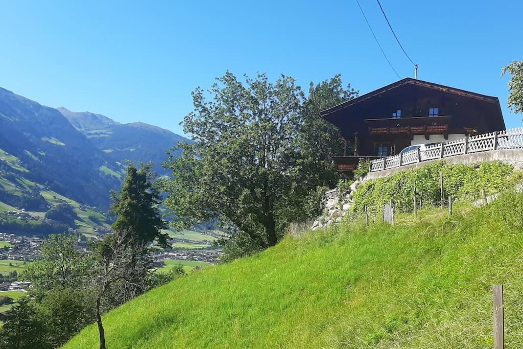 Alpine Cottage With Exceptional View Mayrhofen Exterior foto